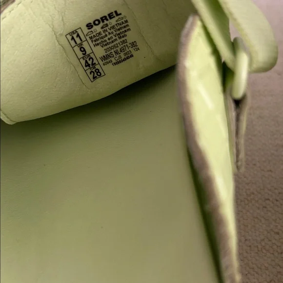 Sorel Viibe Lime Green White Croc Embossed Clogs Shoes, Size 11, NWOT Display - Picture 9 of 9